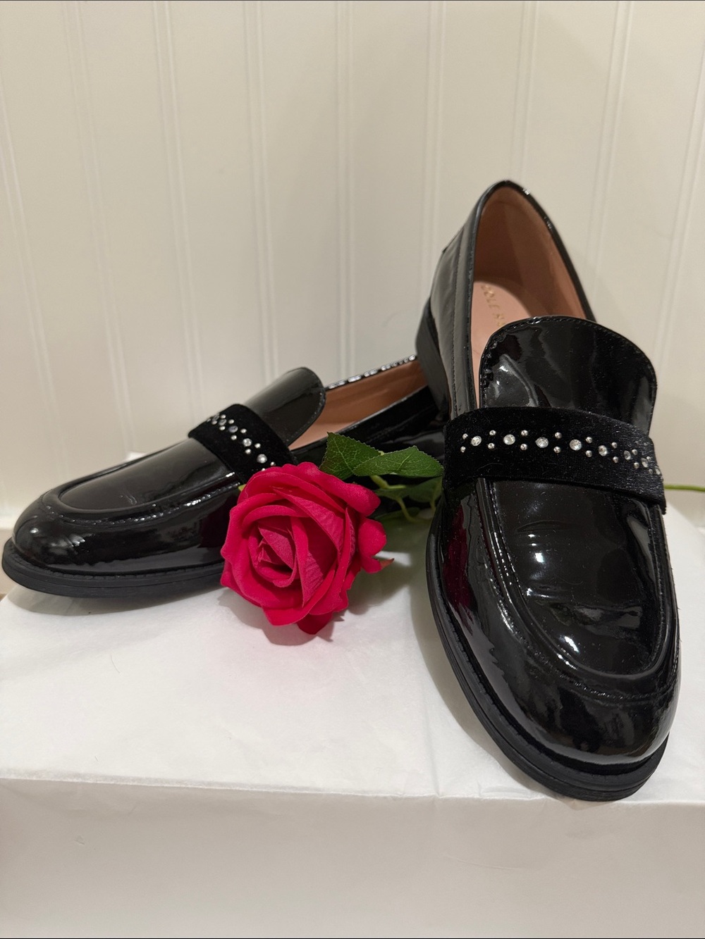 #972 COLE HAAN Classy Black Patent Loafers with Silver Rhinestone Studs Size 7.5